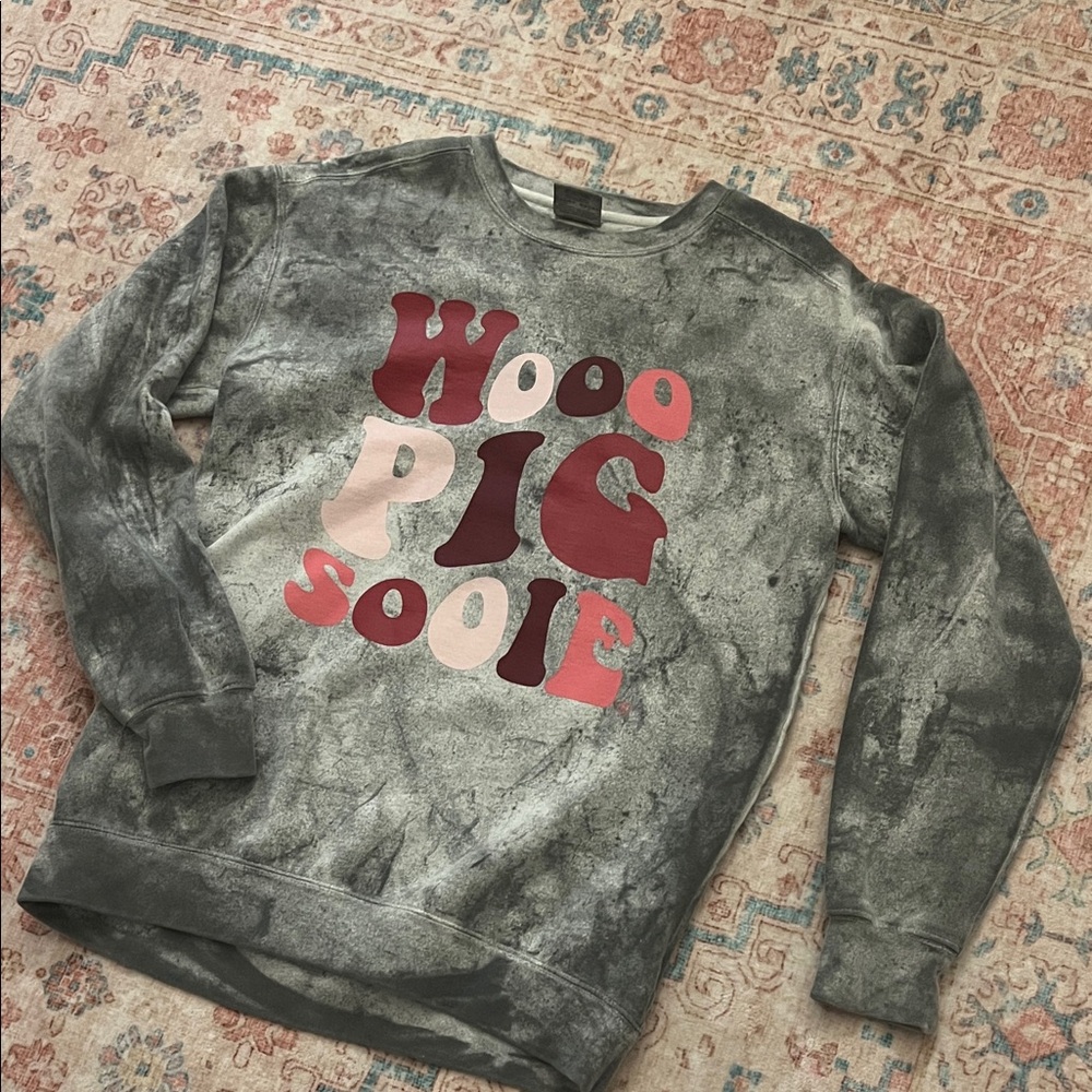 Graphic Sweatshirt with Bold Text